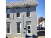 Laundry - hook ups
Utilities - tenant pays all
Parking - 2 off street
Fresh Paint
Newer Carpet
